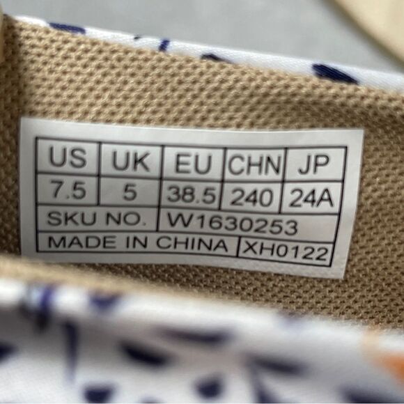 UIN Women Tulip in May 4 Menorca III Size 7.5 Slip OnShoe Satin Silk Ballet Flat - Picture 8 of 8